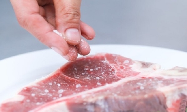 Bạn có biết thịt lợn ướp muối để được bao lâu không?